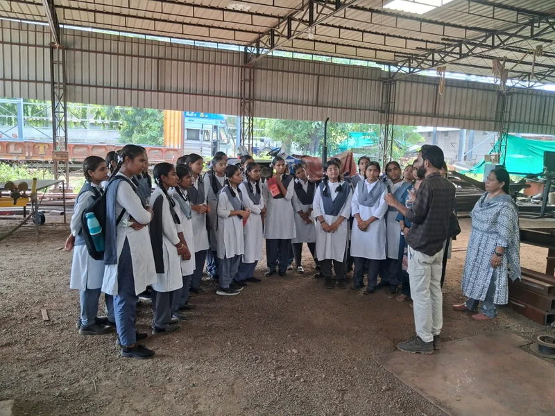 (सेवा संकल्प अभियान) शासकीय पॉलिटेक्निक कॉलेज देवास ने शासकीय चिमनाबाई एवं शास